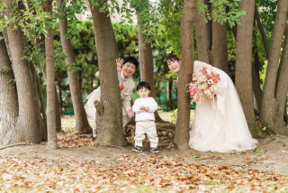  まるで森の中❀　＼緑あふれる広いガーデン式場での撮影を／