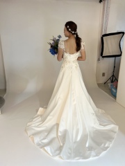 新作ドレスのモデル撮影!