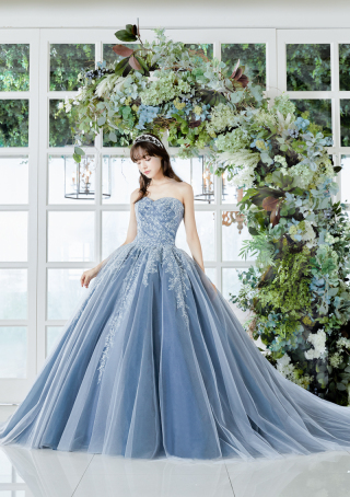 新作お衣裳ご覧ください♥