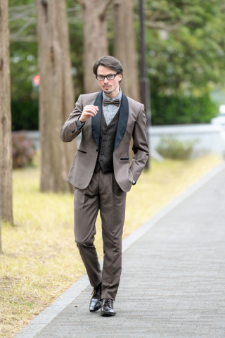 新作タキシードのご案内♪