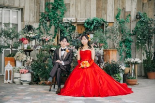 カラードレスPick Up!|存在感抜群!真っ赤なカラードレス☀