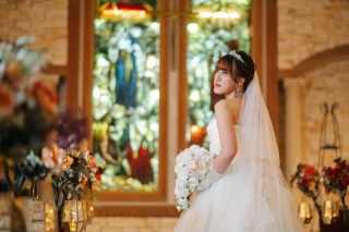 撮影アイデア|ドレスの髪飾りはティアラ?お花?