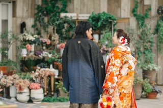 ご新郎様必見!|紋付袴とは...どんな色が似合う?