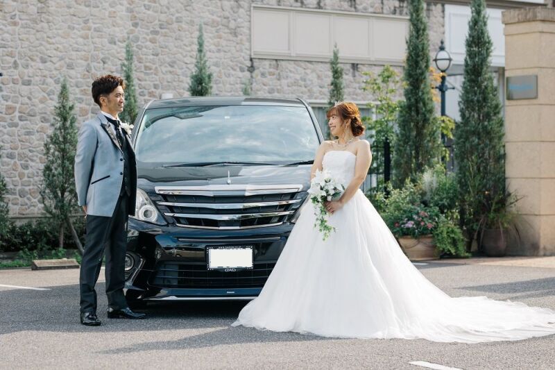 FLEURの魅力|結婚式場だからこそ叶う!愛車とフォトウェディング♡
