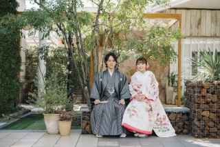 ご新郎様必見!|柔らかい雰囲気のブラックの色打掛紹介☀