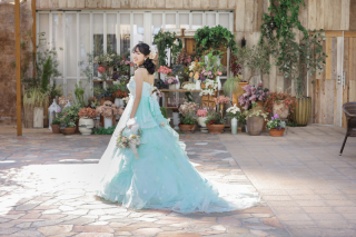 カラードレスPick Up｜さりげないアイスブルーの煌めき✷