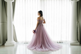 カラードレスPick Up|プリンセスのような...淡い紫のドレス