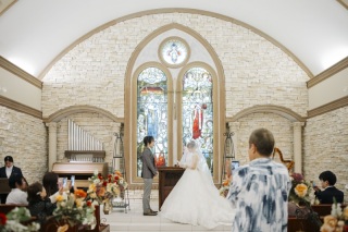 FLEURの魅力｜挙式風セレモニーとは？家族も一緒におこなうフォトウェディング♡