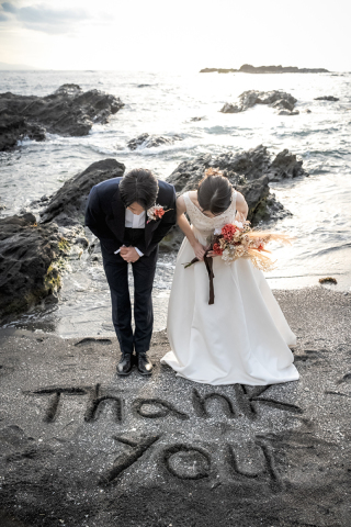 砂浜を生かして撮影 城ヶ島ロケーション撮影・ブライダル前撮り