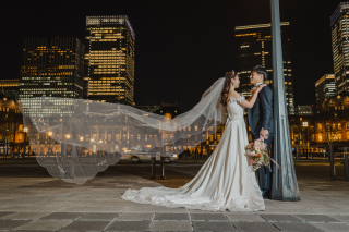 ベールをなびかせて