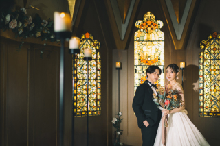 ステンドグラスがあるチャペルにて