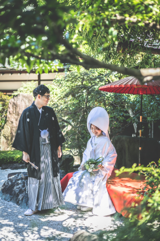 緑の中でのフォトウェディング