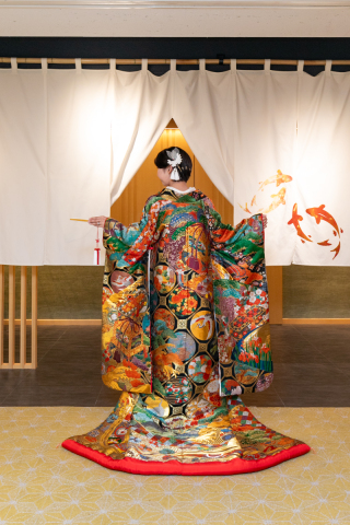 鮮やかな色打掛♪