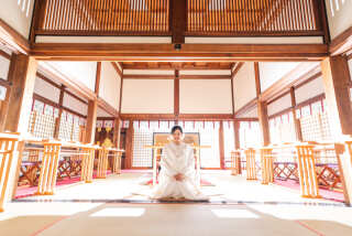 後光が差す挙式場