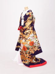 ◆衣装のご紹介◆豪華な刺繍と色合いが上品♪紺色の色打掛