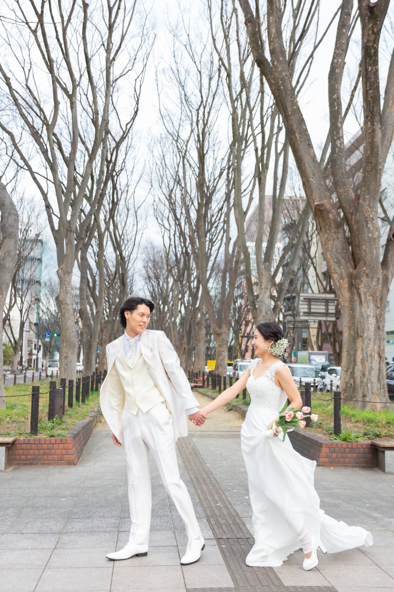 ◆衣装のご紹介◆ビジューが輝くRANWEDDINGのスレンダードレス