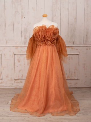  ◆衣装のご紹介◆ドット柄のお袖がかわいい！RANWEDDINGのオレンジドレス