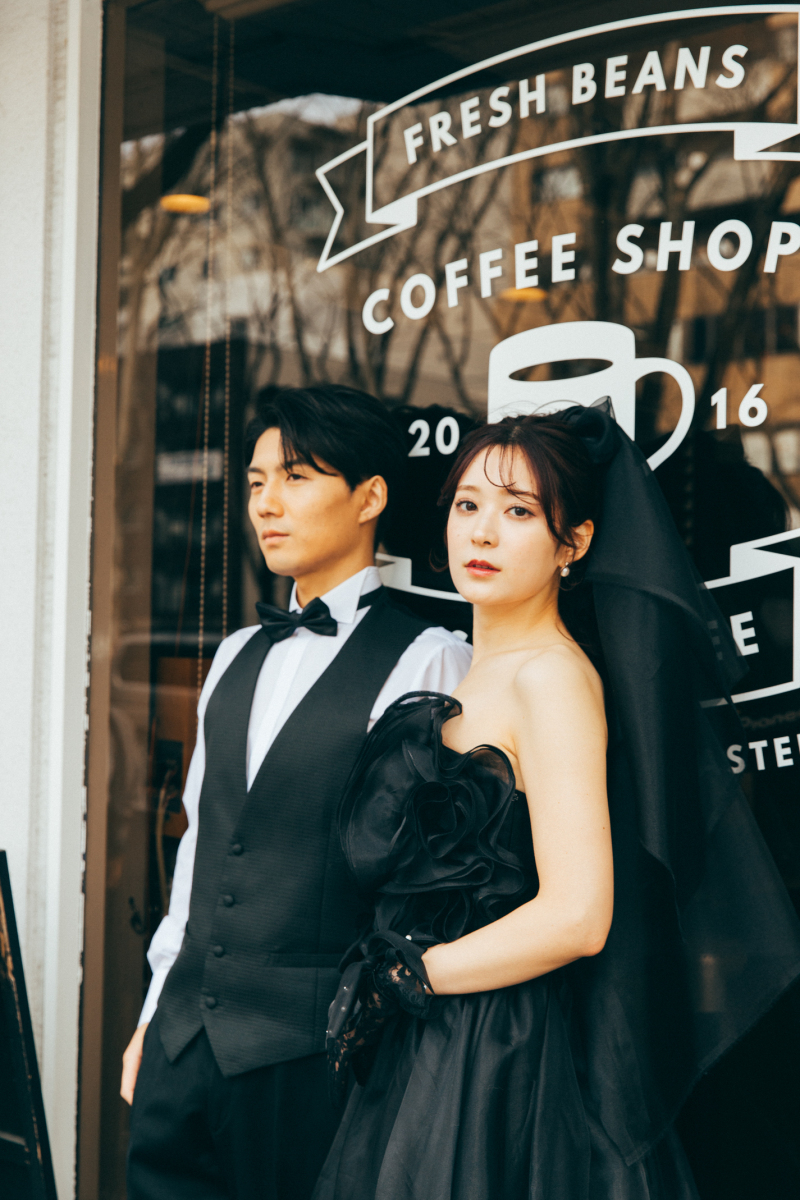 ◆衣装のご紹介◆胸元のボリュームが特徴!RANWEDDINGのブラックドレス