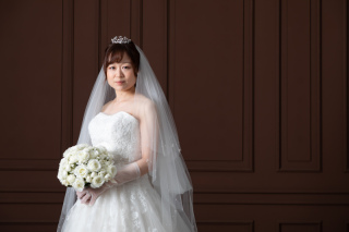 ウェデイングドレスのグローブの意味とは?