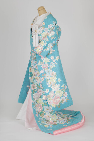 ◆衣装のご紹介◆洋風で華やかな柄が新しい!水色の色打掛