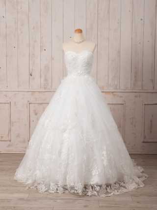 ◆衣装のご紹介◆可愛いポイントがつまった1着！レースのウェディングドレス