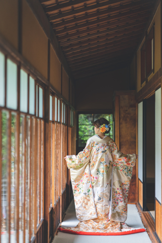 打掛と引き振袖