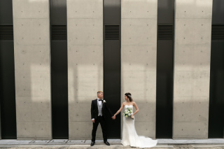 大人気オプション、ロケーション撮影スポット コートヤードの横壁