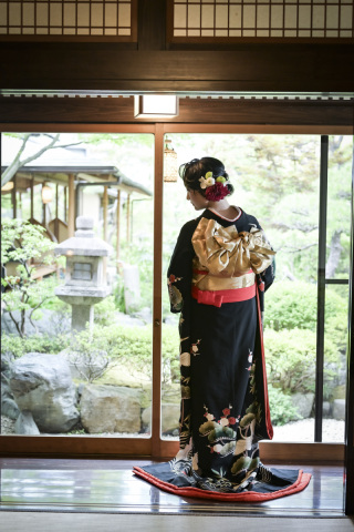 伝統的な黒引振袖フォト**