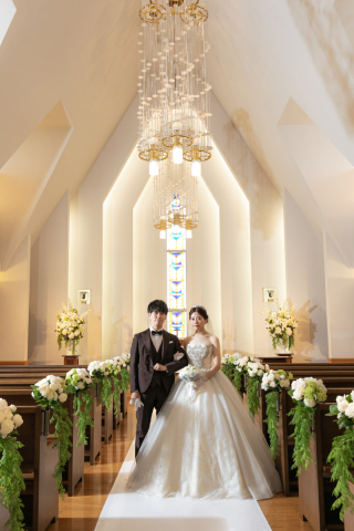 気品あふれるチャペルで美しいフォトウエディング♡