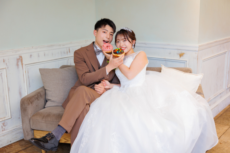 フォトウエディングをもっとおしゃれに!人気の撮影小物BEST5とおすすめ活用テク