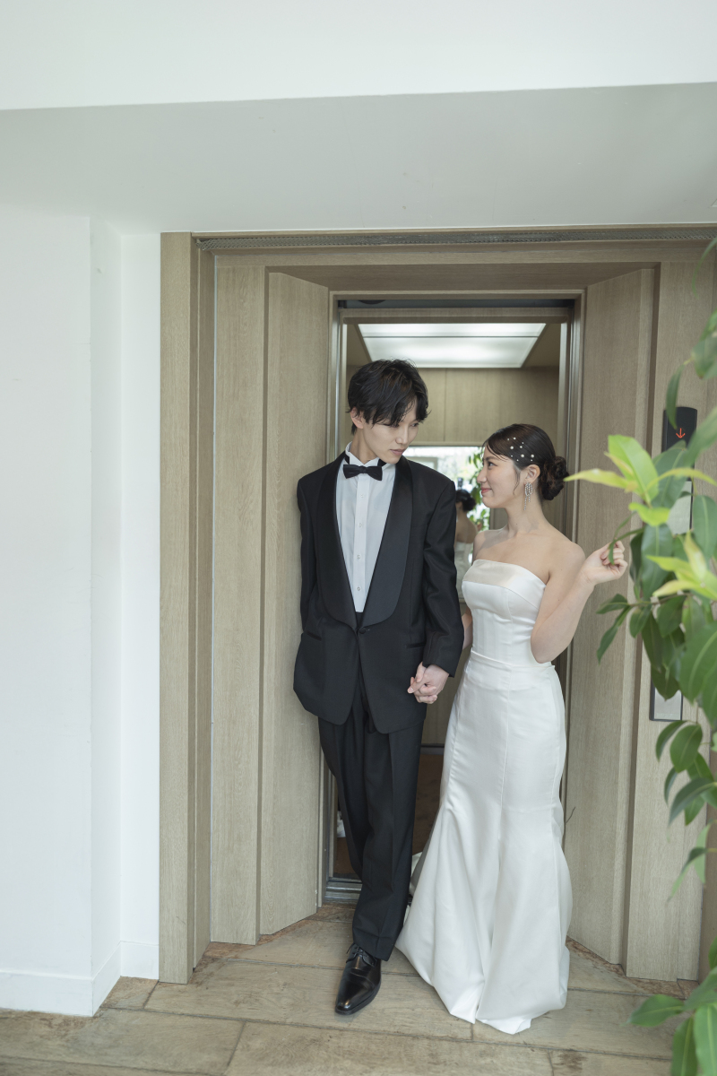 衣装だけじゃない!“ヘッドアクセ”で差がつく花嫁スタイル【emorma】