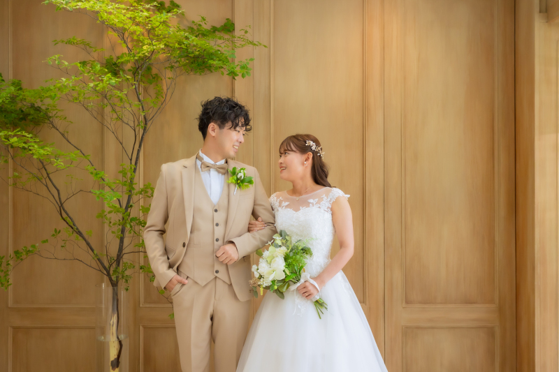 フォトウエディングをもっとおしゃれに!人気の撮影小物BEST5とおすすめ活用テク