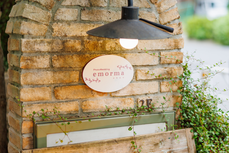 冬のフォトウェディングにぴったり！寒さ対策も叶うドレスコーデ特集｜emorma