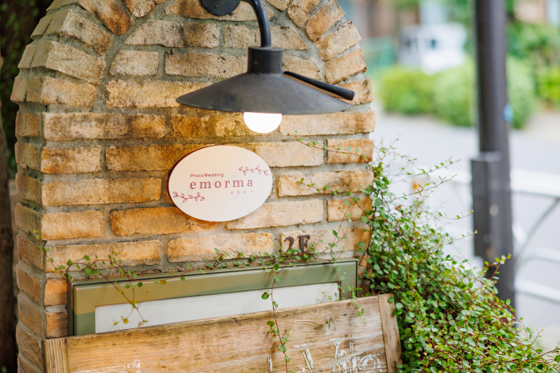 ｜emorma｜スタジオ vs ロケーション撮影の違いと選び方