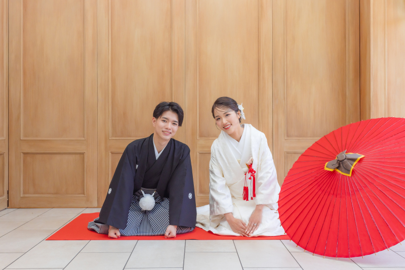 仕上がりで差がつく！フォト婚アルバムのデザインオプション特集【emorma】