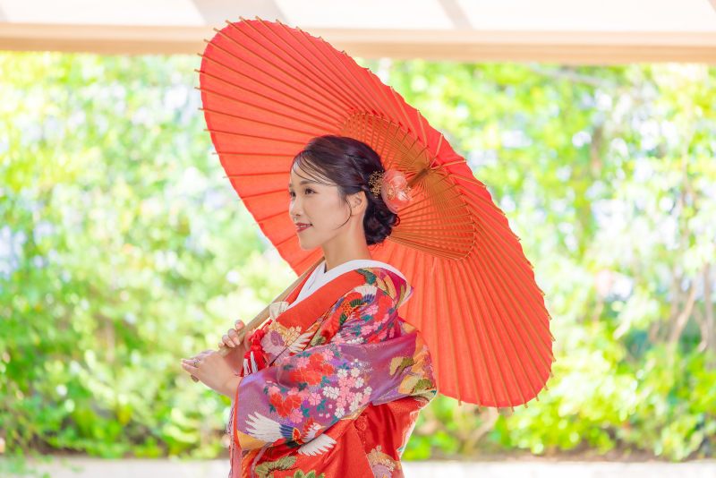 伝統美×華やかさ。今こそ残したい“色打掛”フォトの魅力