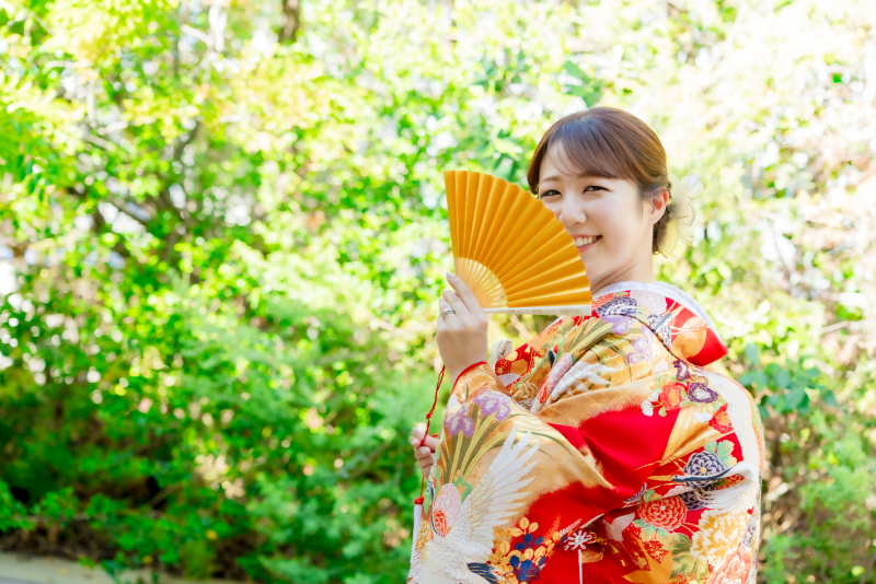 emormaカラードレス付きプランが人気！自分らしさを叶えるフォトウェディング術