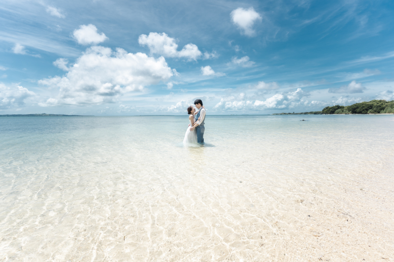 沖縄の暑い夏に海に入って撮影もできます!ウォーターインのオプション!⭐︎