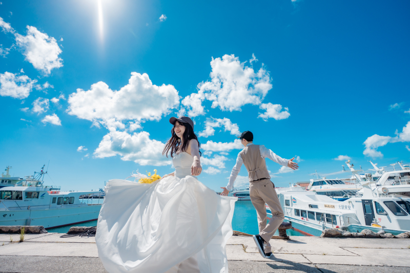 ドレスは後ろ姿にも注目して選ぼう♪