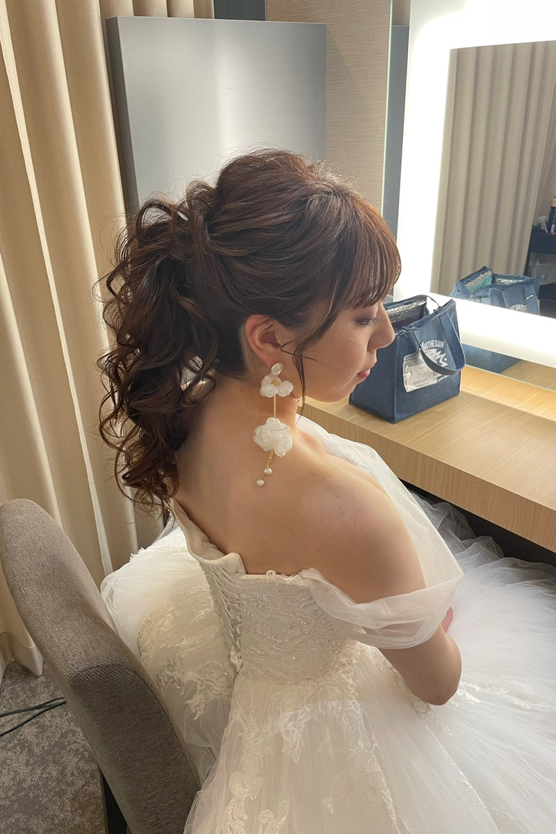 【2023最新】花嫁様支持の高いヘアスタイル3選
