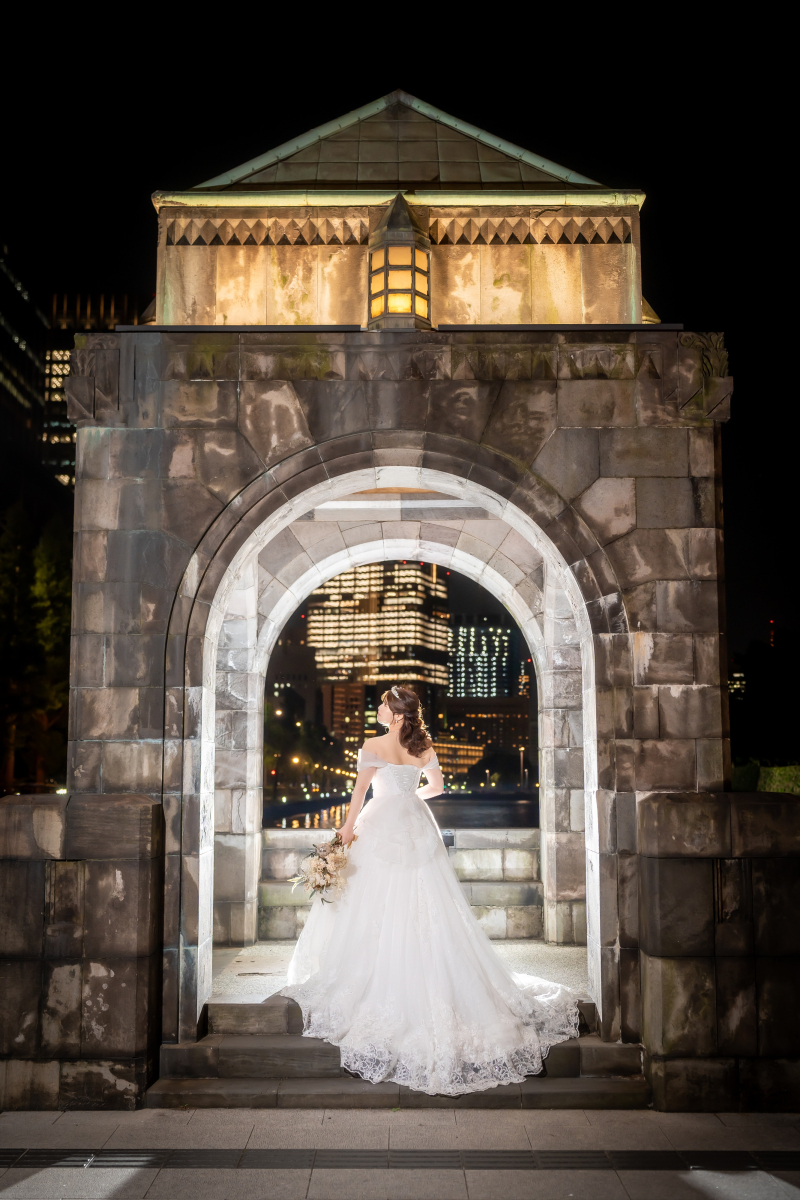 夕景から夜景へ♡ウェディングドレスが美しく映える理由