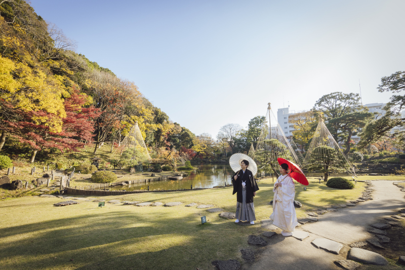肥後細川庭園で楽しむ、紅葉シーズンの和装ロケーション