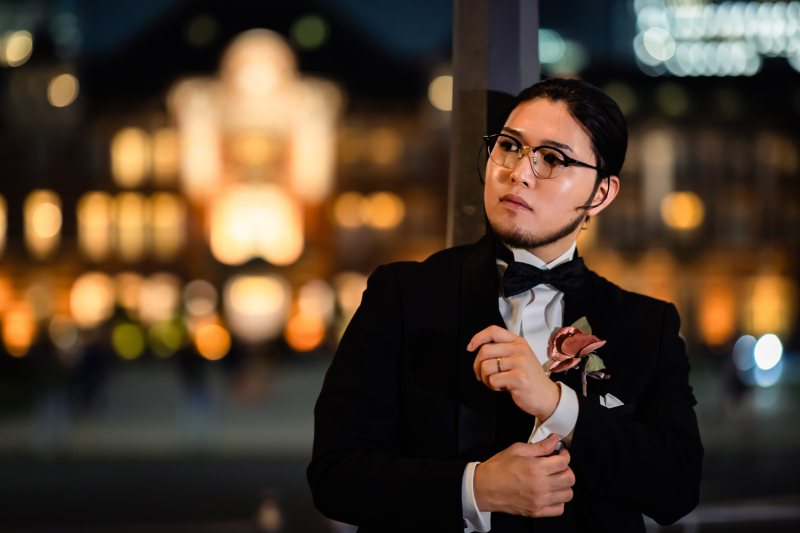 夜景に映えるブラックタキシード★