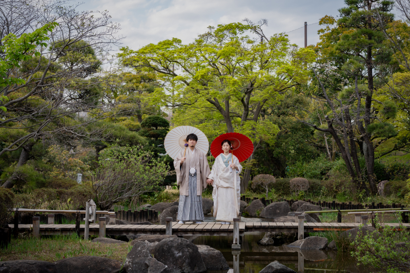 春の和装ロケーション撮影 in平成庭園｜白無垢と桜に包まれる昼フォトウェディング