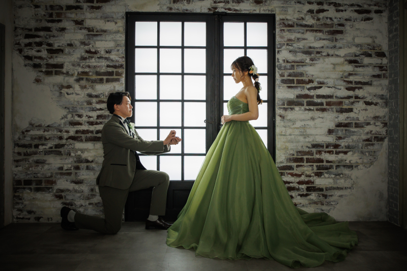 淡色で魅せる大人可愛いドレス*・*:.。.