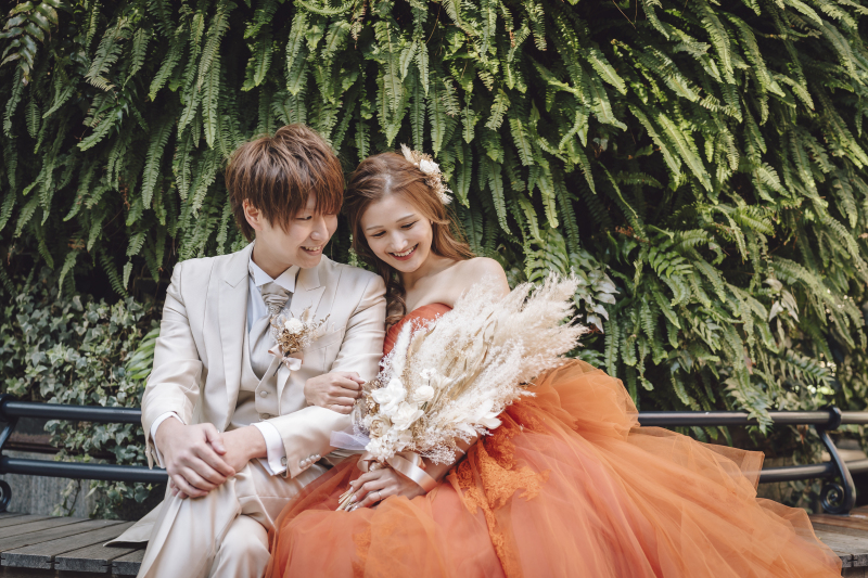 カラードレスで叶えるお洒落なロケーションフォト