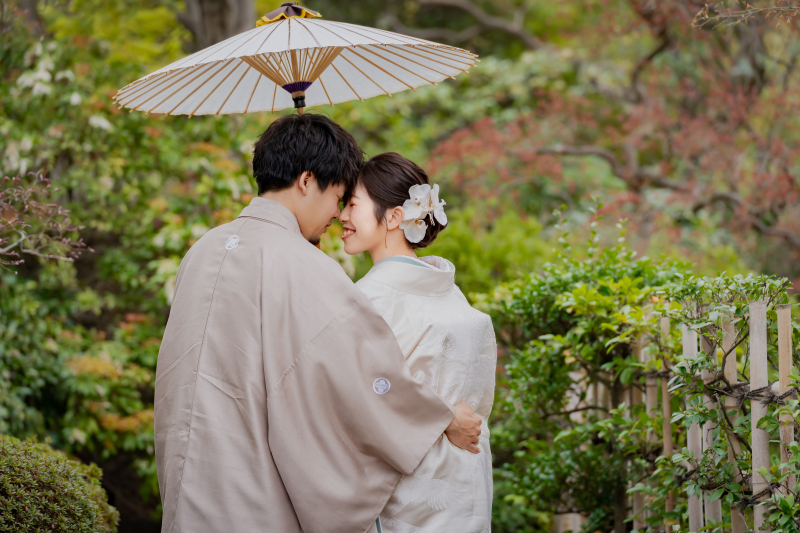 春の和装ロケーション撮影 in平成庭園｜白無垢と桜に包まれる昼フォトウェディング