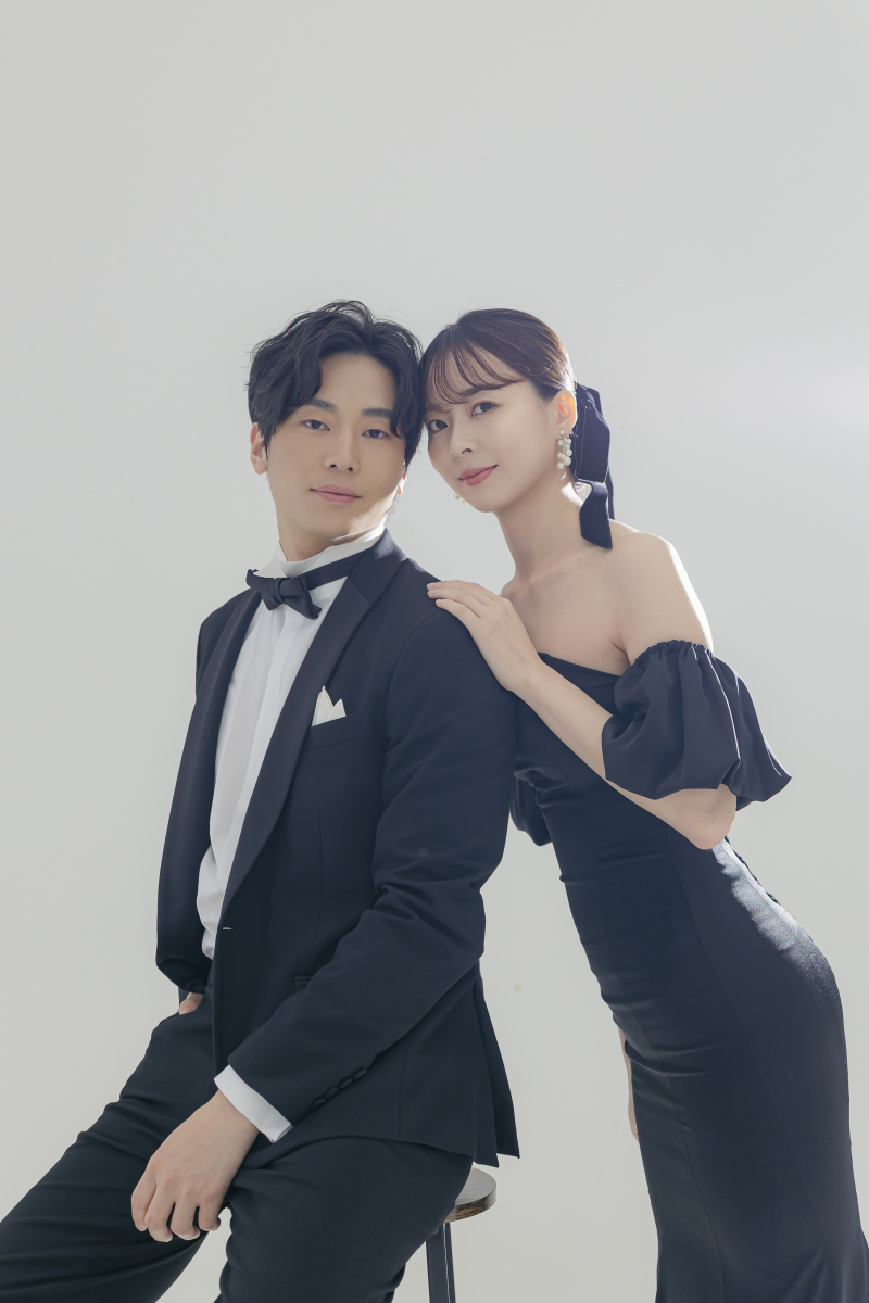 【ホワイトスタジオ × 洋装】ミニマルに残す、韓国フォトスタイル♡