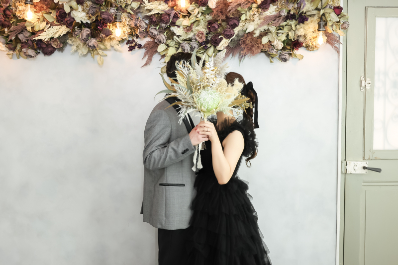 ブラックドレスだからこそ叶う♪シンプルポーズの魅力