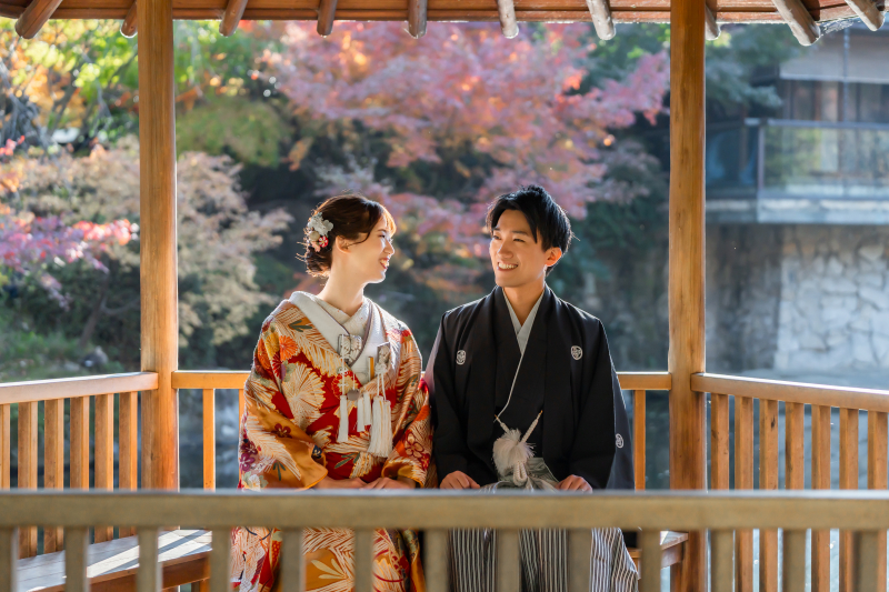 秋の先取り予約は色づいた美しい目白庭園で